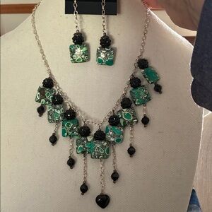 Elegant Green and Black Necklace Set